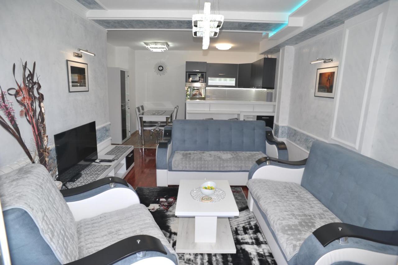 Twins Apartments Cacak Luaran gambar