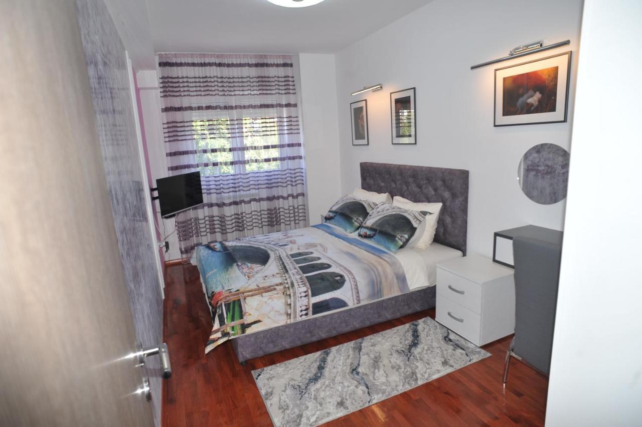 Twins Apartments Cacak Luaran gambar