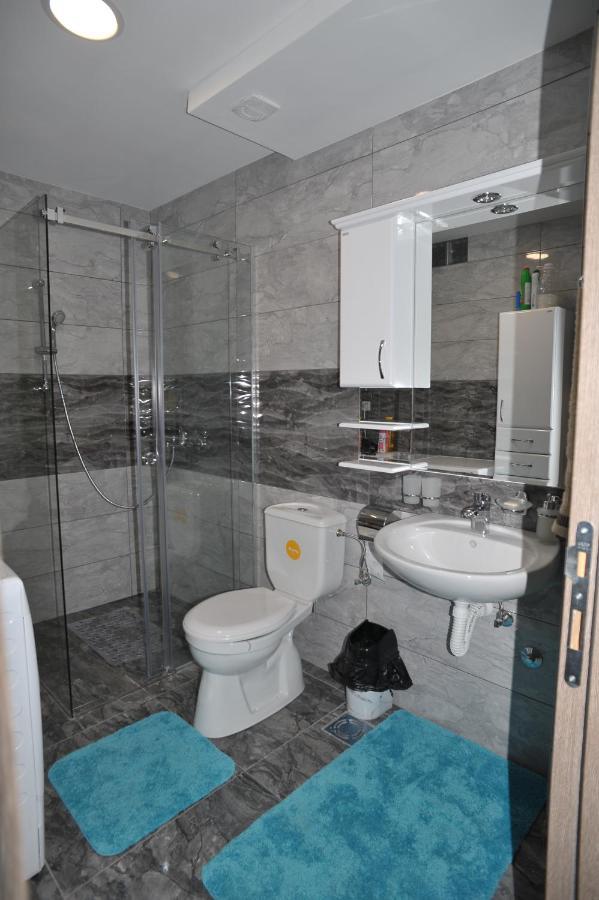 Twins Apartments Cacak Luaran gambar