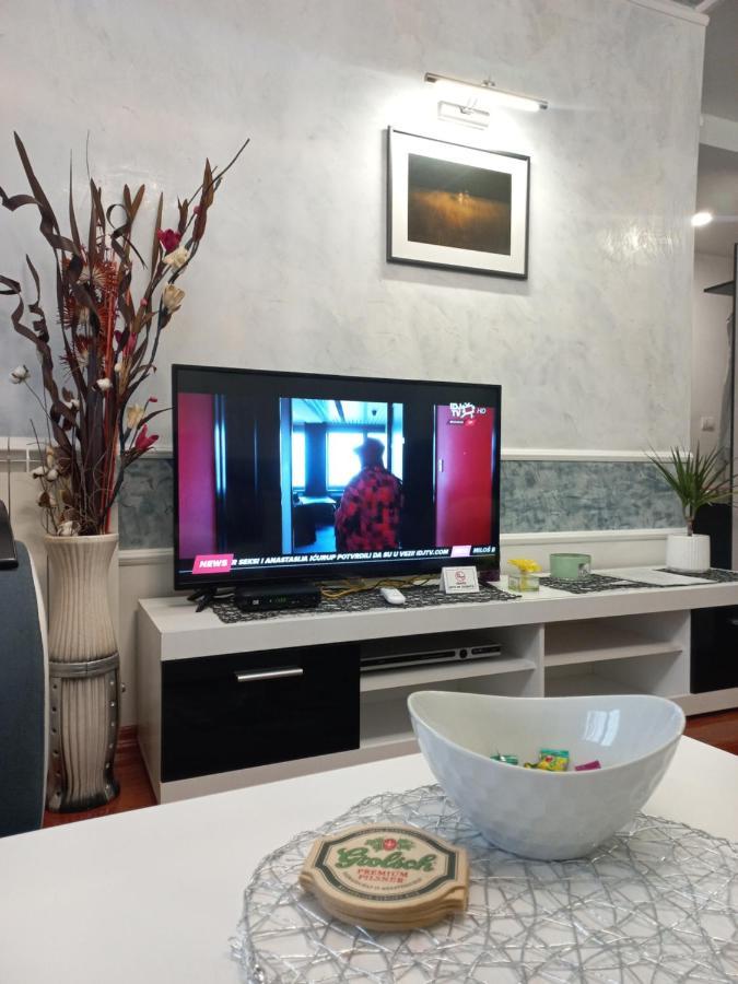 Twins Apartments Cacak Luaran gambar