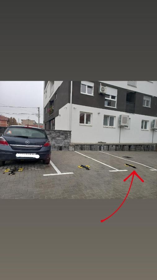 Twins Apartments Cacak Luaran gambar